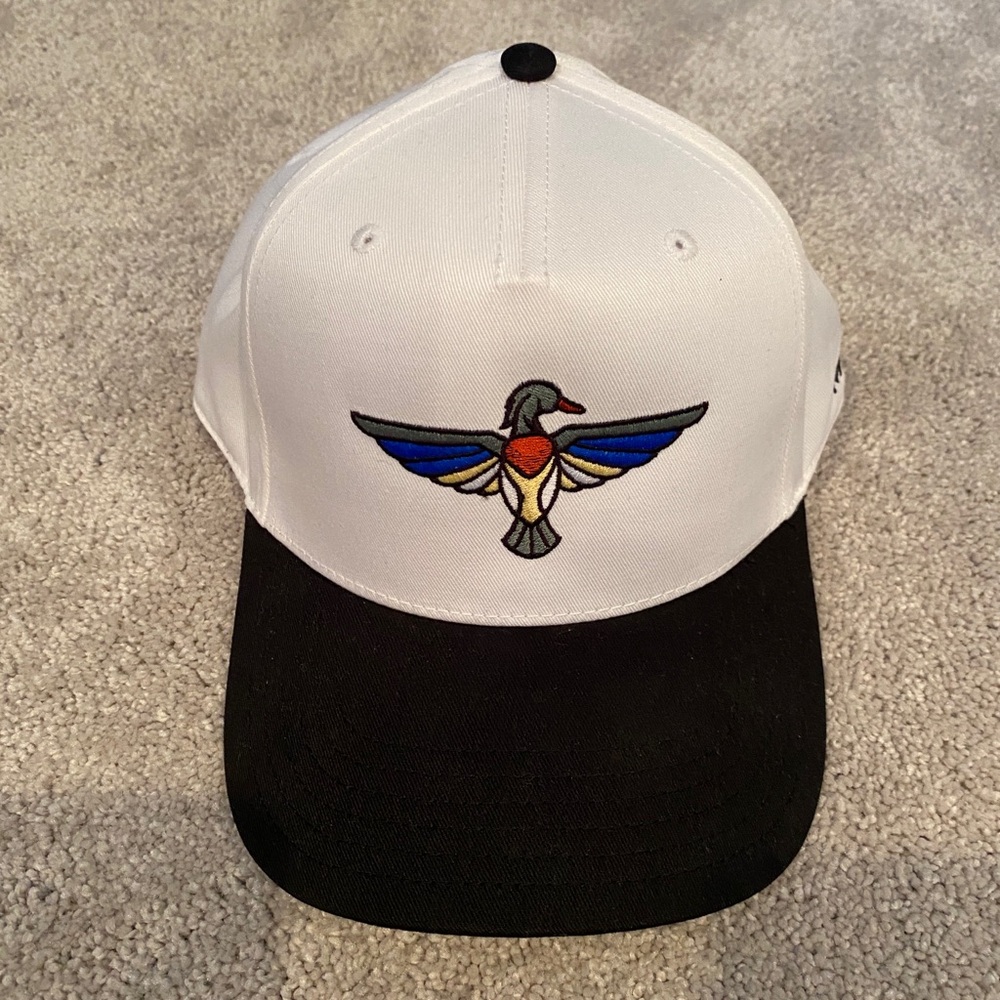 NWOT Mejia two tone trucker hat.